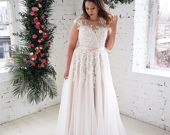 Plus Size Lace Wedding Dresses